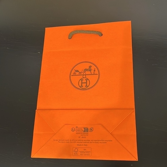 Hermes, Gant, Montblanc, Windsor and Moncler shopping bags, assorted sizes. NEW - Picture 7 of 16